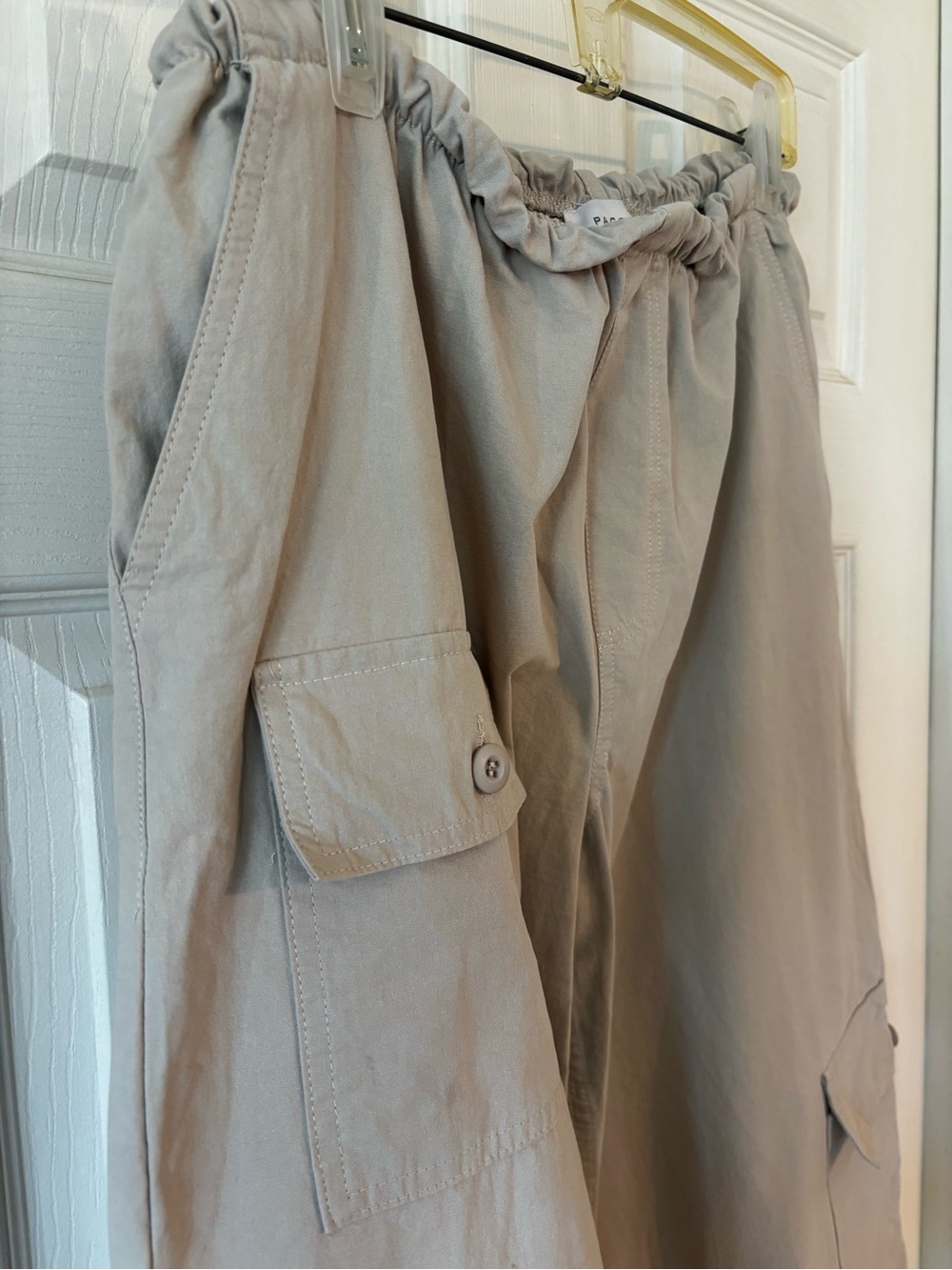 PacSun Beige Wide-Leg Cargo Pants - Picture 3 of 12